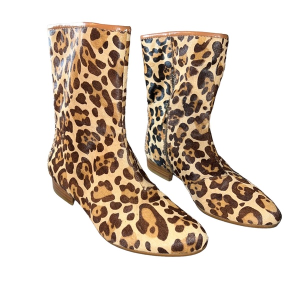 B MAKOWSKY Leopard print calf hair booties size 8.5 - Picture 4 of 14